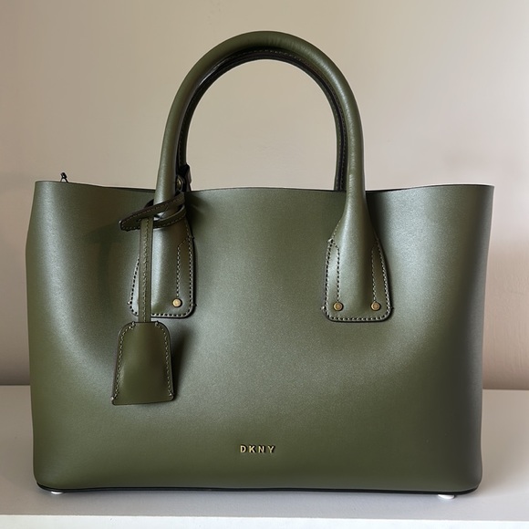 DKNY ✨ NWT Megan Leather Tote // Army Green - Picture 4 of 13
